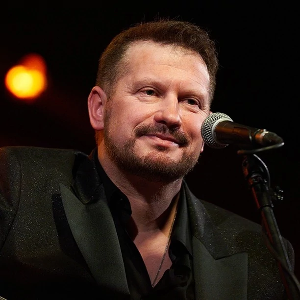 Mariusz Winnicki z zespołu Classic najprzystojniejszym wokalistą disco polo?! Zobaczcie zdjęcia! Artysta jest obiektem westchnień wielu kobiet!  