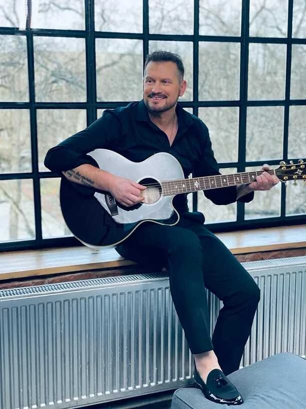 Mariusz Winnicki z zespołu Classic najprzystojniejszym wokalistą disco polo?! Zobaczcie zdjęcia! Artysta jest obiektem westchnień wielu kobiet!  