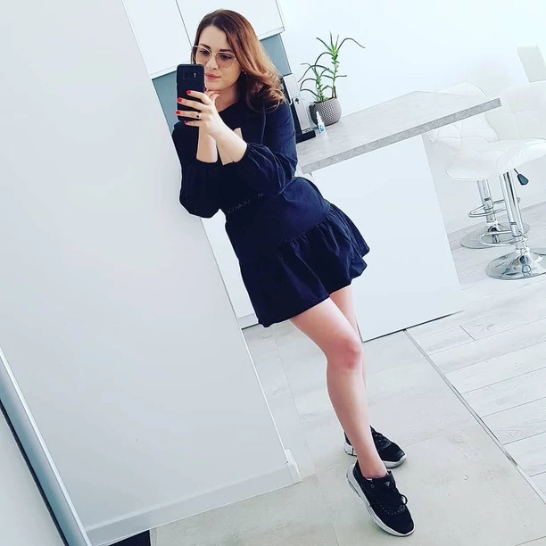 Bardzo odważne zdjęcie uroczej wokalistki disco polo podbija sieć! Kształtny biust artystki wywołał lawinę komentarzy! 