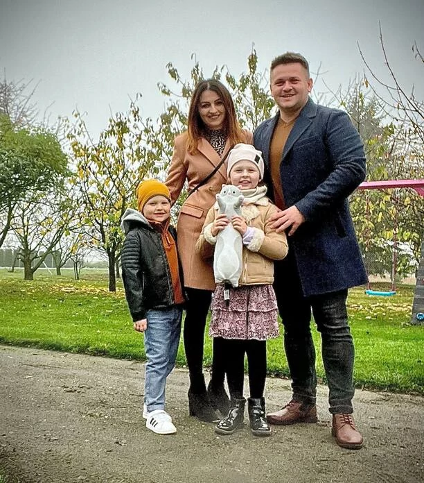 Znany wokalista disco polo Arek Kopaczewski pochwalił się w sieci ukochaną żoną! Para wygląda niesamowicie uroczo!