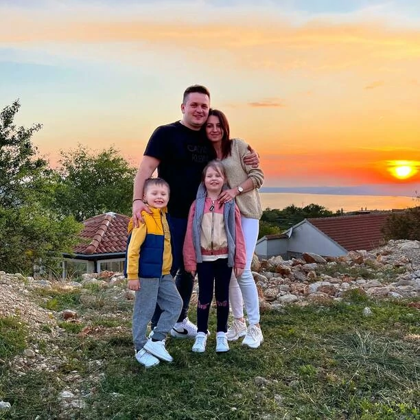 Znany wokalista disco polo Arek Kopaczewski pochwalił się w sieci ukochaną żoną! Para wygląda niesamowicie uroczo!