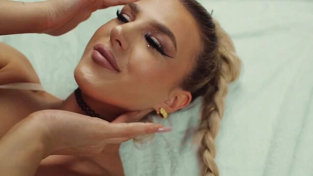 Młoda gwiazda disco polo odkrywa swoje zmysłowe oblicze! Gorące zdjęcia Blanki w sieci!