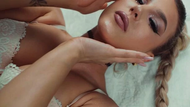 Młoda gwiazda disco polo odkrywa swoje zmysłowe oblicze! Gorące zdjęcia Blanki w sieci!