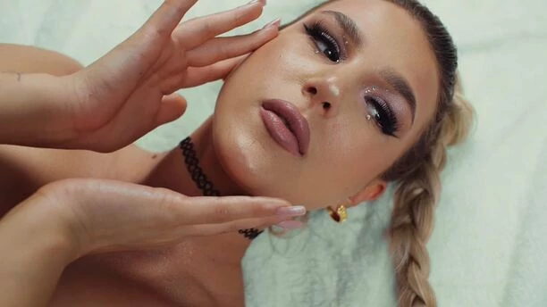 Młoda gwiazda disco polo odkrywa swoje zmysłowe oblicze! Gorące zdjęcia Blanki w sieci!