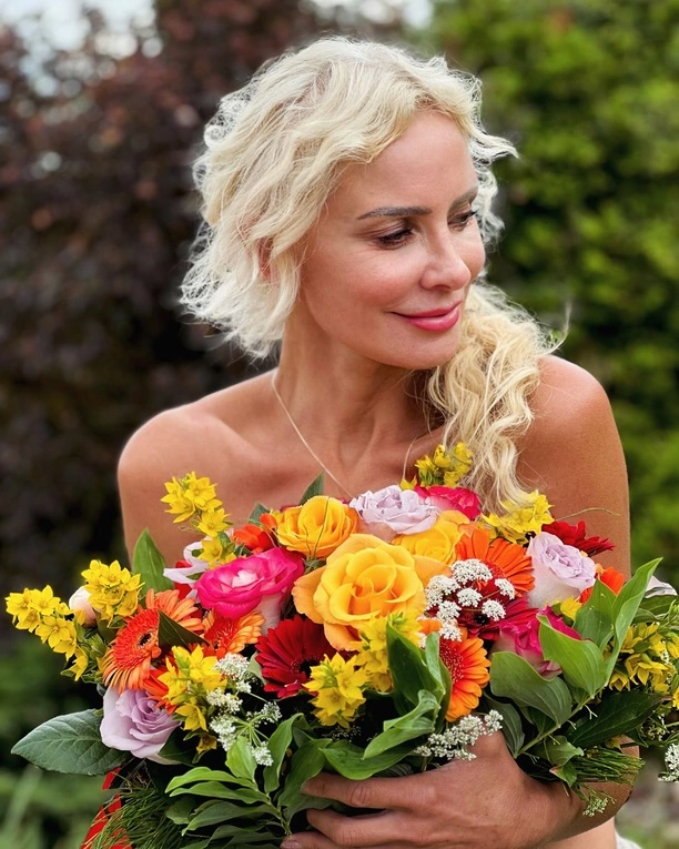 Odważne zdjęcie gwiazdy disco polo podbija internet! Elwira Mejk wie, jak wzbudzić zainteresowanie! Zapomniała bielizny?