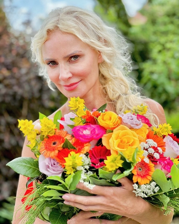 Odważne zdjęcie gwiazdy disco polo podbija internet! Elwira Mejk wie, jak wzbudzić zainteresowanie! Zapomniała bielizny?