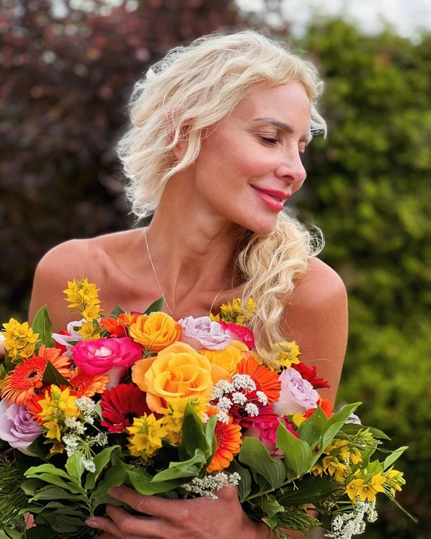 Odważne zdjęcie gwiazdy disco polo podbija internet! Elwira Mejk wie, jak wzbudzić zainteresowanie! Zapomniała bielizny?