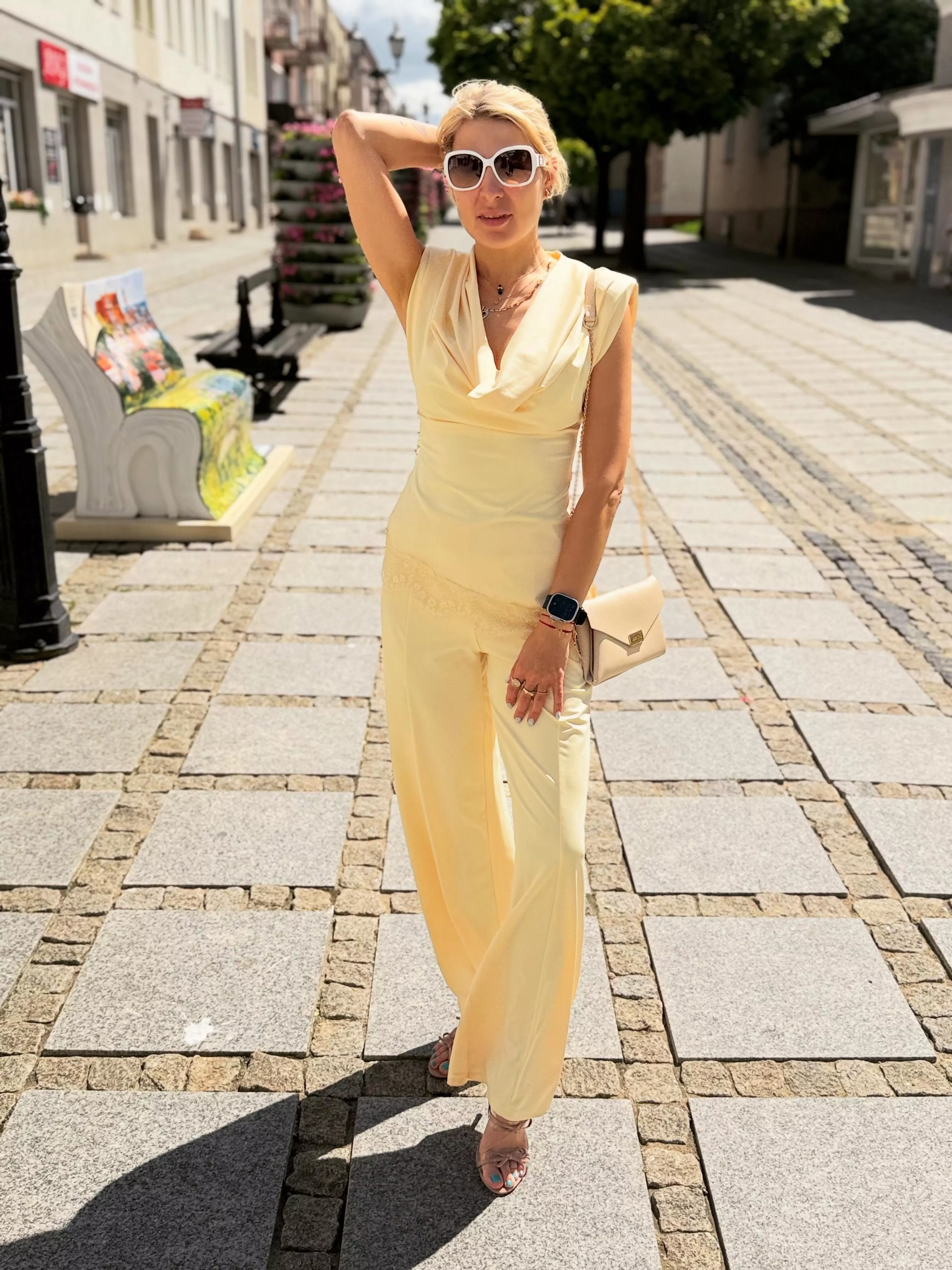 Gorąca wiosna Magdy Narożnej. Gwiazda disco polo w żółtym secie własnej marki rozgrzała sieć