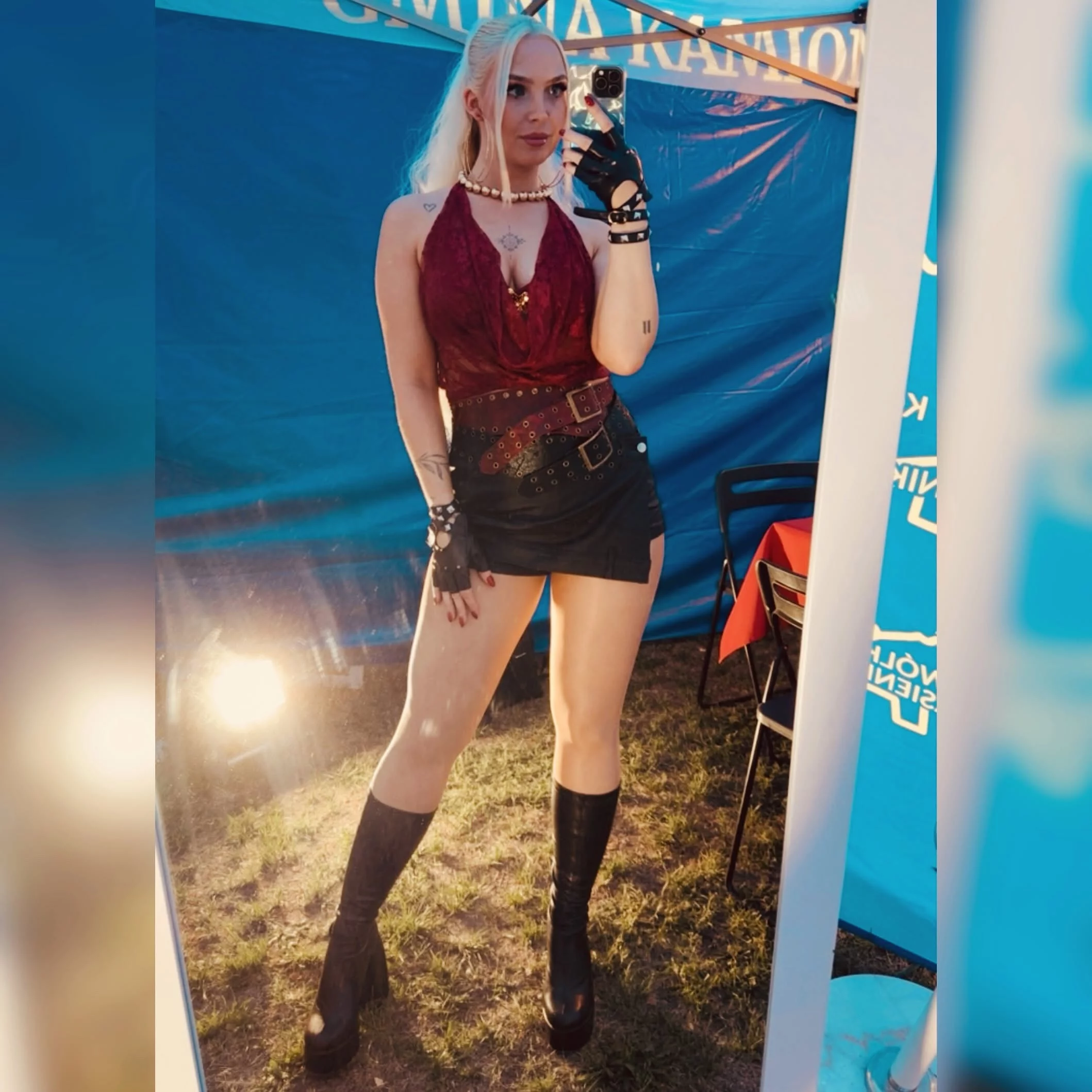 Tak teraz wygląda Natalia Siemieniecka z duetu XOXO. Platynowy blond i skórzana mini