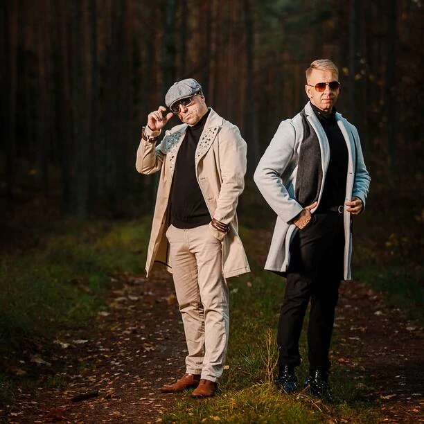 Popularne gwiazdy disco polo w brytyjskim serialu PEAKY BLINDERS?! Zaskakujące zdjęcia z planu Marka Lemieszka i Marcina Millera!