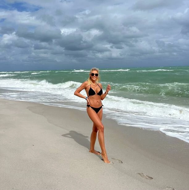 Wakacyjne zdjęcie Moniki Chwajoł w bikini z USA podbija internet!