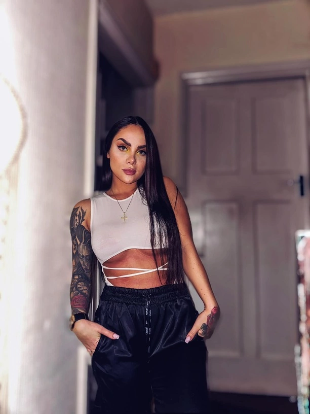 Szokujące zdjęcia! Klaudia Zielińska, młoda gwiazda disco polo, odkrywa swoje krągłości i dekolt!