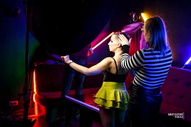 Ten duet będzie hitem? „Po nocach szlocha„ nowym przebojem latino od zespołów O To Chodzi oraz Explozja?