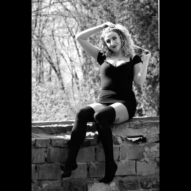 Gorąca, seksowna, tajemnicza sesja wokalistki disco polo! Skorusa zachwyca!