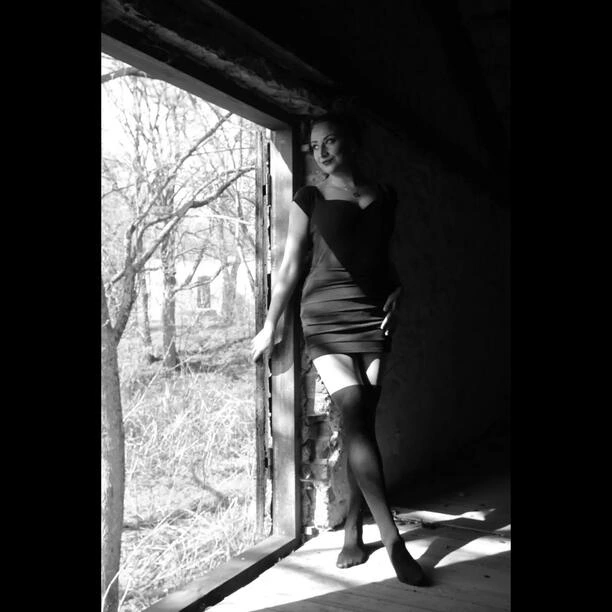 Gorąca, seksowna, tajemnicza sesja wokalistki disco polo! Skorusa zachwyca!