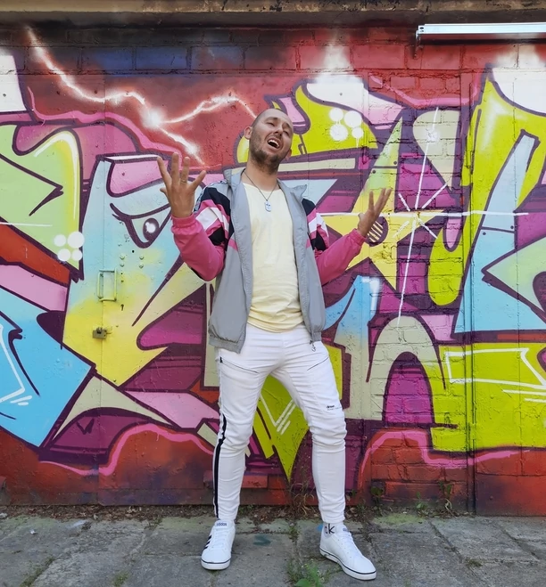 Będzie słodko i romantycznie! Gwiazdy disco polo zaskakują nowością! Mamy ZDJĘCIA PROSTO Z PLANU!