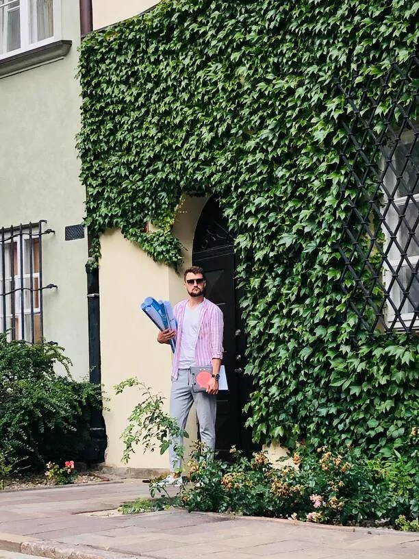 Defis kręcił klip w stolicy! Gwiazdor disco polo tylko nam zdradził kulisy jego powstania! Scenariusz klipu wzorowany jest na popularnej książce! 