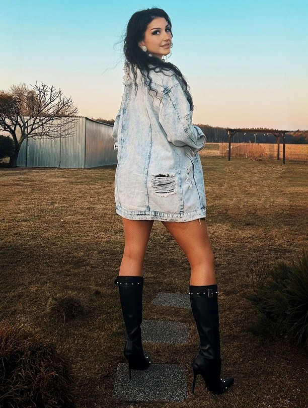 Tak wygląda Bikiny dziś. Jej stylizacja z nowych zdjęć wywołała poruszenie w disco polo