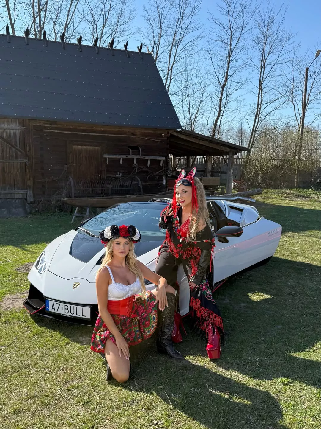 Ola Ciupa znów jako Słowianka. Tak wystąpiła w teledysku Cleo i Skolima „Lubimy"