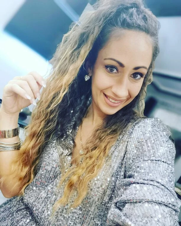 Ogromna metamorfoza popularnej wokalistki disco polo! Gwiazda zafundowała sobie różowe włosy?! 