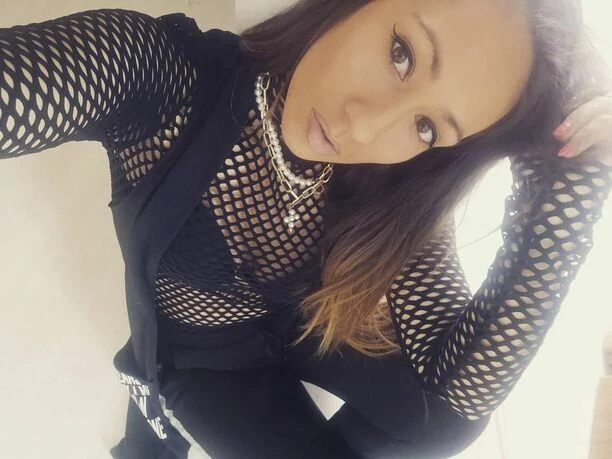 Ogromna metamorfoza popularnej wokalistki disco polo! Gwiazda zafundowała sobie różowe włosy?! 