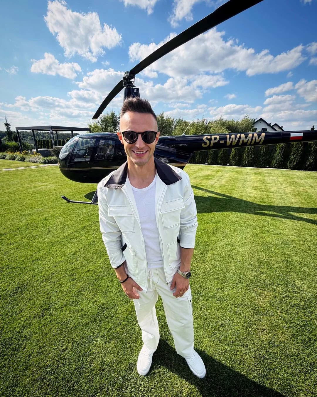 Gwiazda disco polo Kuba Urbański z Playboys ma własny helikopter?