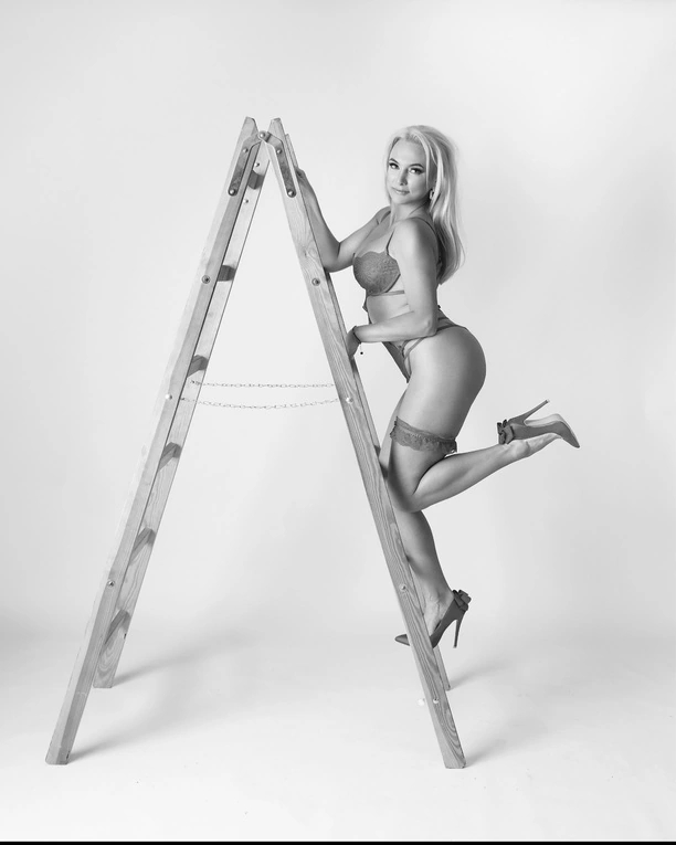 Najbardziej intymne zdjęcia roku? Szalona Blondi odsłania swoje odważne oblicze