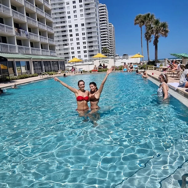 Justyna Lubas z zespołu Top Girls kusi w skąpym bikini! Gwiazda podbija USA! Mamy FOTO