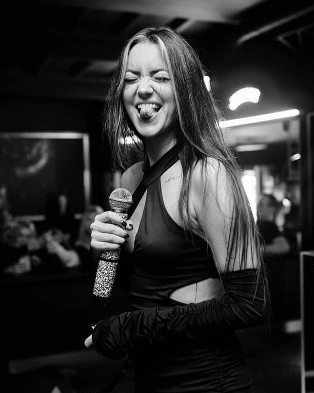 Rok pełen wrażeń - Angelika Żmijewska z Topky odsłania kulisy 2023 na zdjęciach!