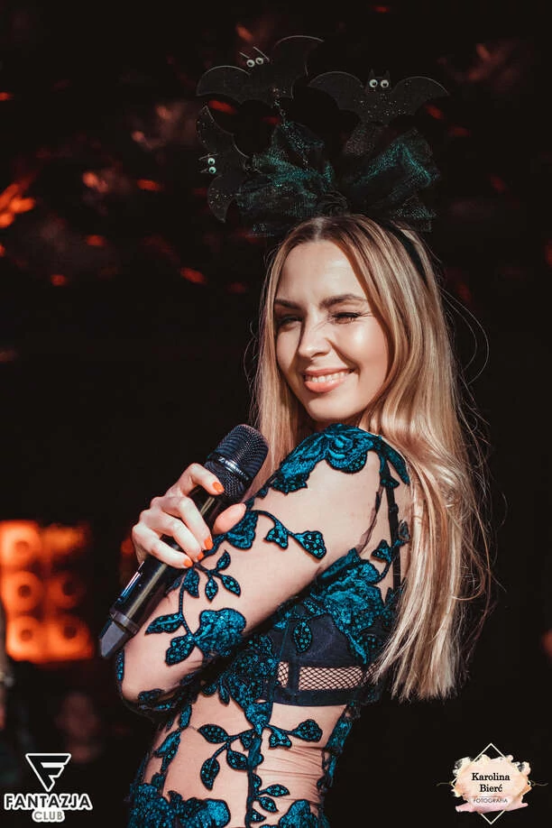 Uwielbiane gwiazdy z Top Girls w prześwitującej koronce! Wokalistki disco polo wyglądają niezwykle ujmująco!