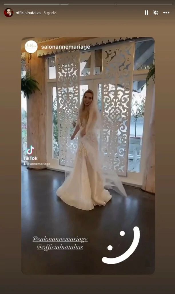 Wokalistka zespołu disco polo Top Girls bierze ślub?! Natalia Siemieniecka pokazała się w sukni ślubnej! Wygląda niesamowicie! 