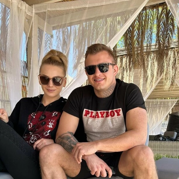 To najpopularniejsze małżeństwo w disco polo?! Dawid i Joanna Narożni podbijają internet