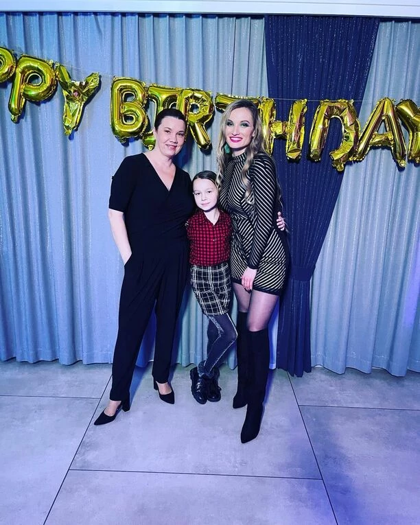 Huczne urodziny Pauliny z Energy Girls! Gwiazda czaruje w gorącej stylizacji | ZDJĘCIA