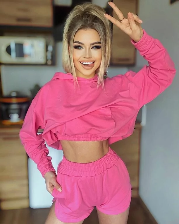 Cudowna gwiazda disco polo w wyjątkowej odsłonie! Prześliczna Mariia czaruje swoim ciałem i uśmiechem!