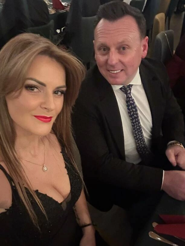 Szalony Drużba pokazał żonę! To przepiękna kobieta! Zobaczcie zdjęcia!