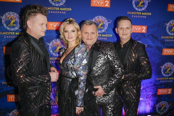 Artyści grupy disco polo MIG wspólnie z mamą przywitali Nowy Rok w Zakopanem! Zobaczcie zdjęcia! Wyglądają tak samo?