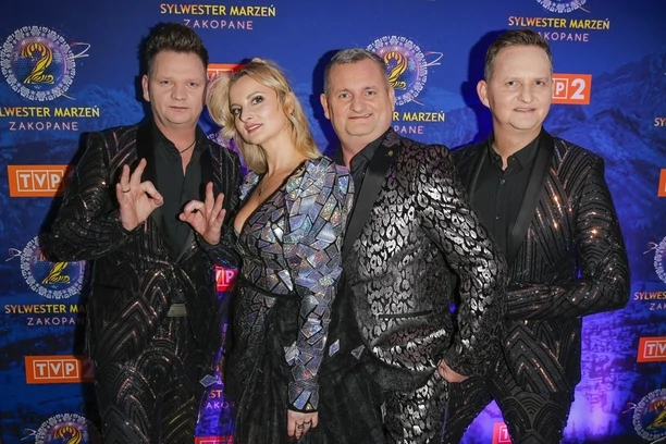 Artyści grupy disco polo MIG wspólnie z mamą przywitali Nowy Rok w Zakopanem! Zobaczcie zdjęcia! Wyglądają tak samo?