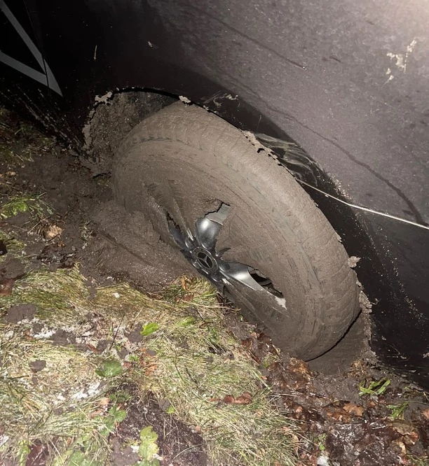 Dramat na drodze! Wielkie drzewo spadło przed autem uwielbianej grupy disco polo Mejk! Co z artystami?! 