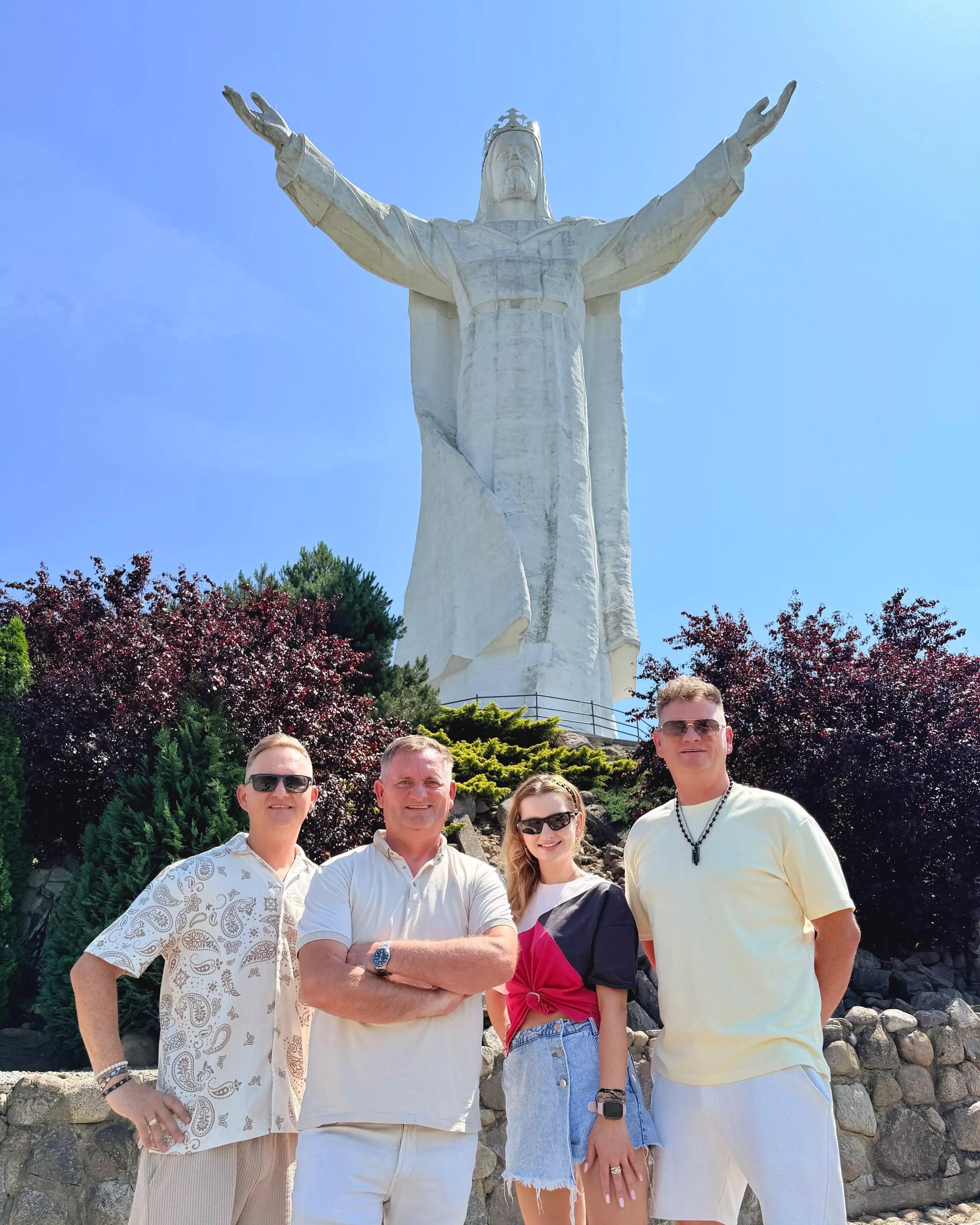 Gwiazdowscy z zespołu Mig u stóp najwyższej figury Jezusa. To miejsce zna cała Polska