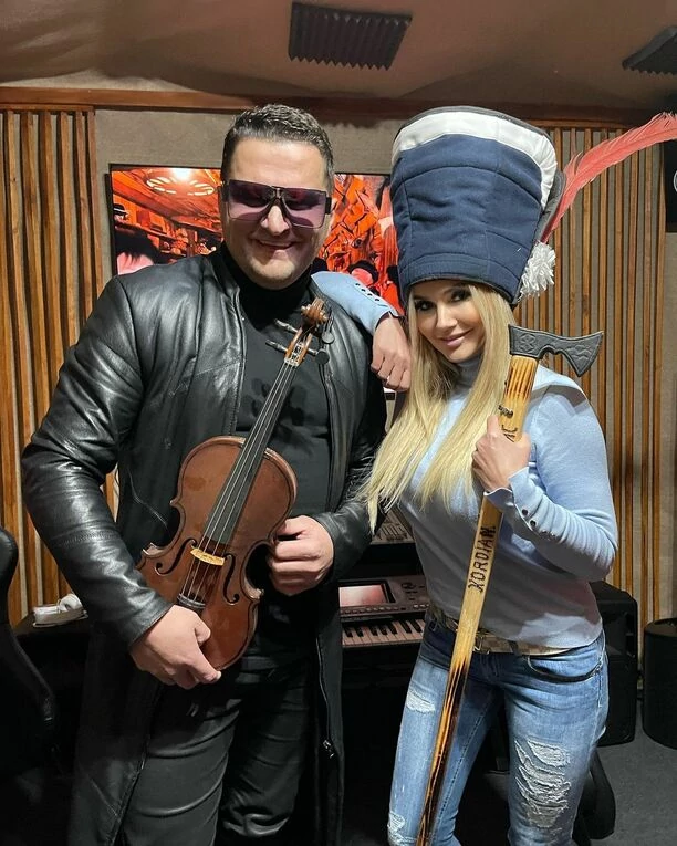 Popularne gwiazdy disco polo planują wspólny duet?! Wymowne zdjęcie nie pozostawia wątpliwości! 