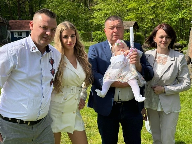 Najbardziej nietypowe polskie imię? Ajuna córka gwiazdy disco polo została ochrzczona! | ZDJĘCIA