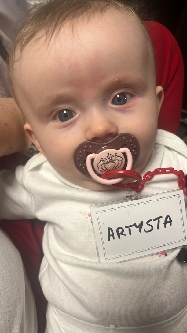 Najbardziej nietypowe polskie imię? Ajuna córka gwiazdy disco polo została ochrzczona! | ZDJĘCIA