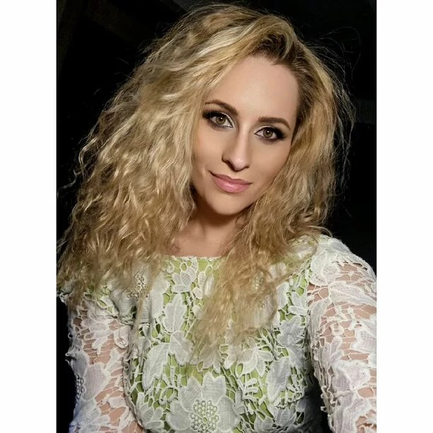 Wyjątkowa metamorfoza ślicznej wokalistki disco polo! Artystka zaprezentowała nową fryzurę! Jak wygląda w wersji latino?! 