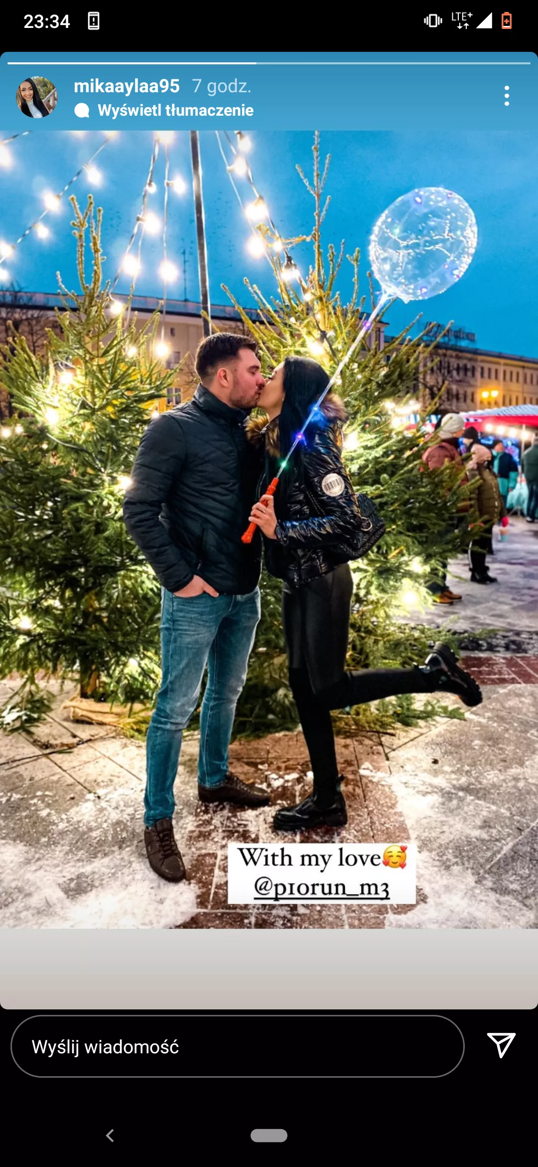 Popularna wokalistka disco polo w czułym pocałunku! Gwiazda pokazała się u boku ukochanego! 