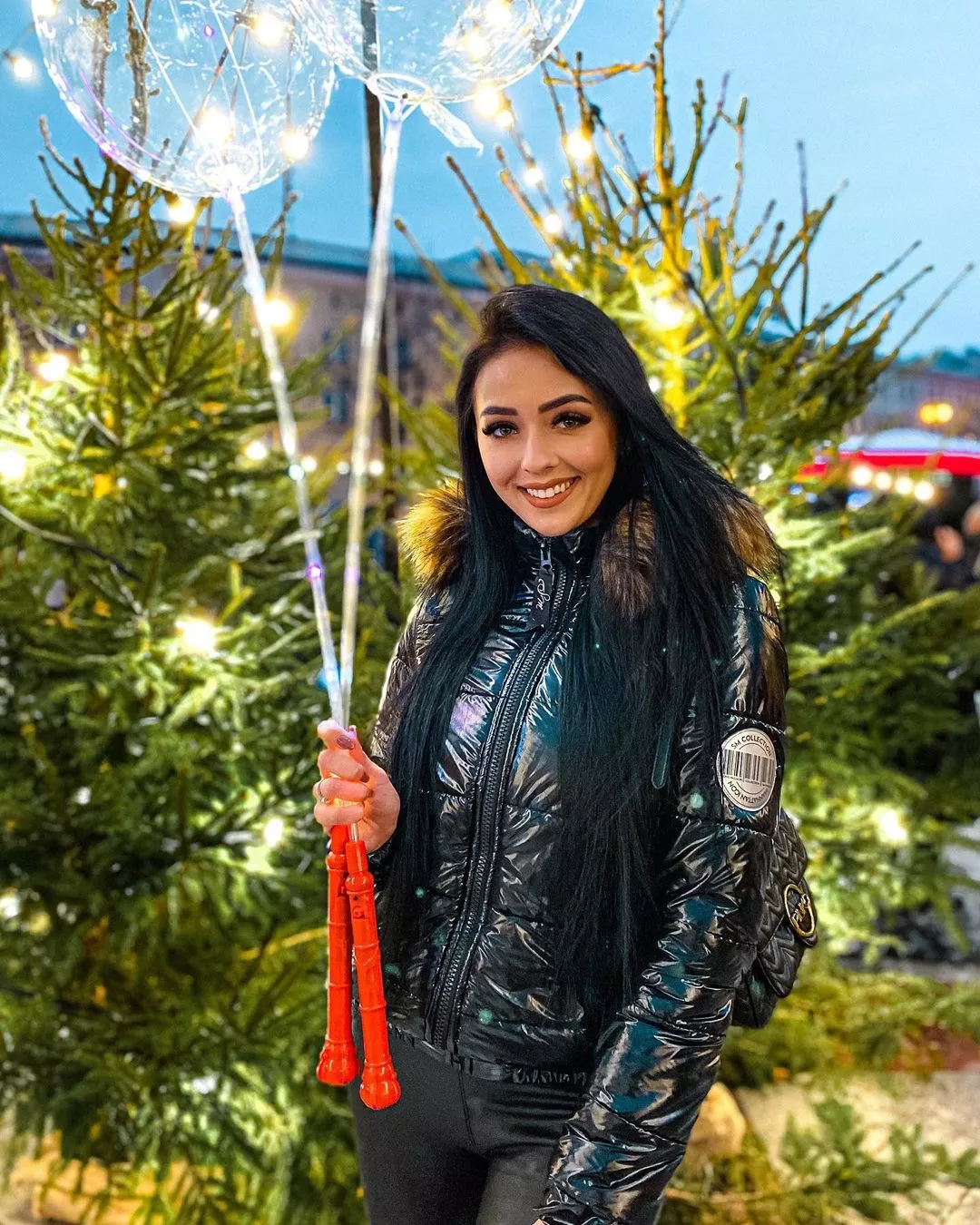 Popularna wokalistka disco polo w czułym pocałunku! Gwiazda pokazała się u boku ukochanego! 