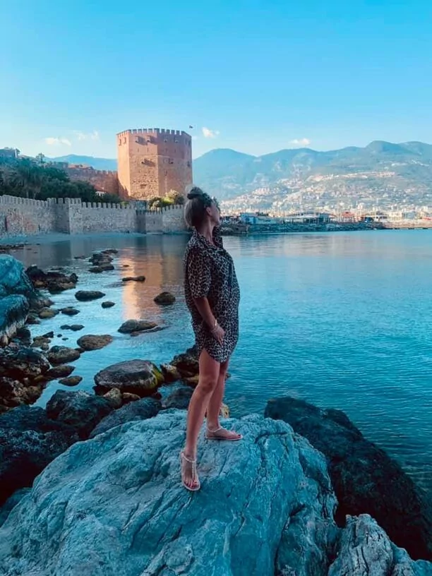 Niebezpieczny skok?! Wokalistka disco polo wyleciała na rajskie wakacje! Wróciła ze złotem! 