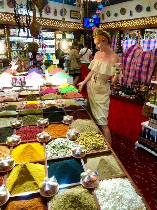 Niebezpieczny skok?! Wokalistka disco polo wyleciała na rajskie wakacje! Wróciła ze złotem! 