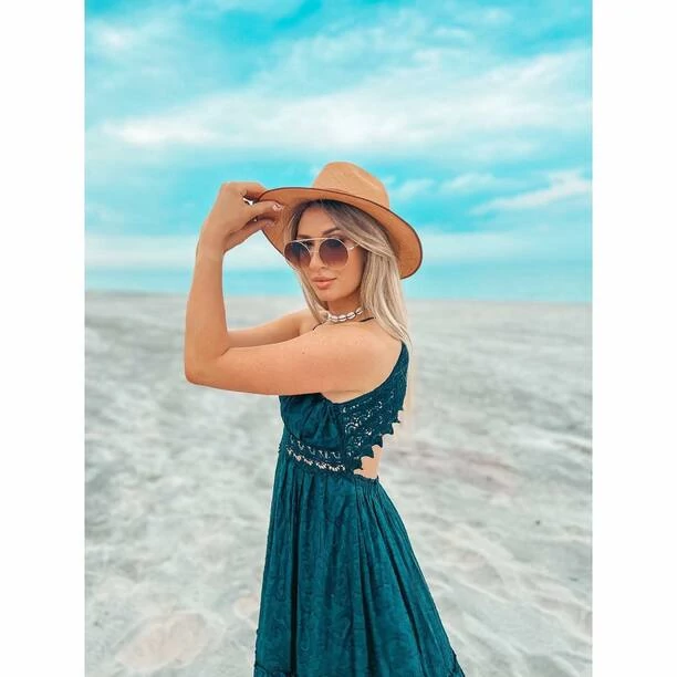 Znana wokalistka disco polo - Camasutra szokuje kadrami z Jastarni! Tak gwiazda promuje swój NOWY KLIP! 