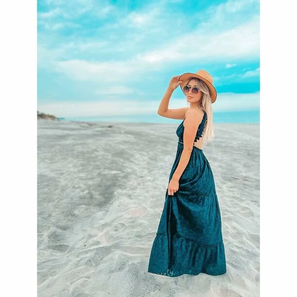 Znana wokalistka disco polo - Camasutra szokuje kadrami z Jastarni! Tak gwiazda promuje swój NOWY KLIP! 