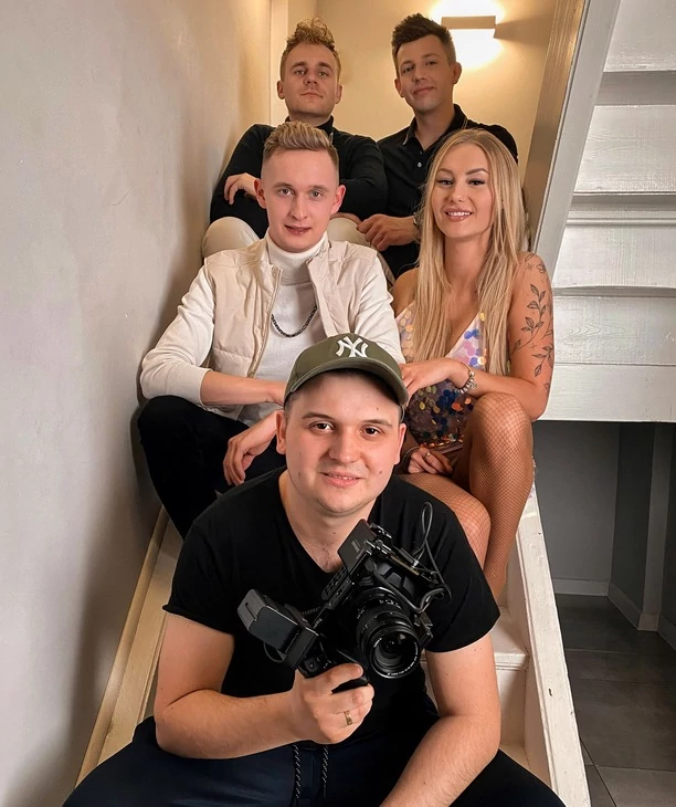 Tylko u nas! Menelaos z nową produkcją pt. ”Truskaweczka”! Artyści disco polo nagrywali klip 15 godzin! 